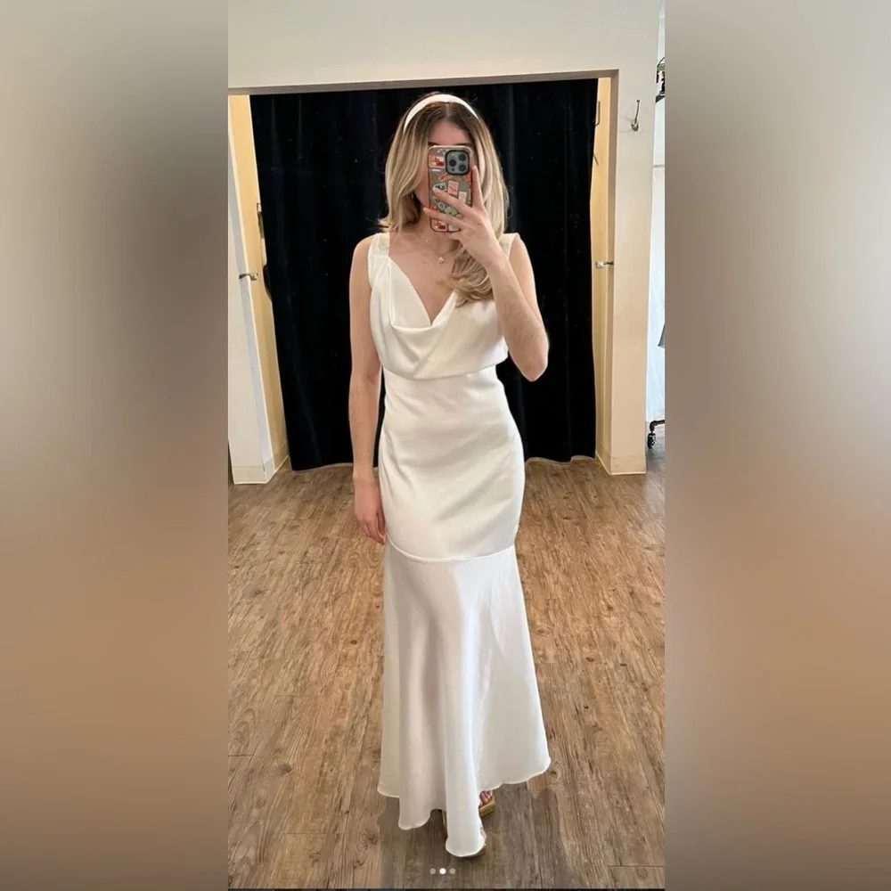 100% silk sheath dress. - Picture 1 of 5